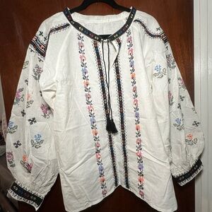 Embroidered Peasant Blouse in White Tatreez stitching